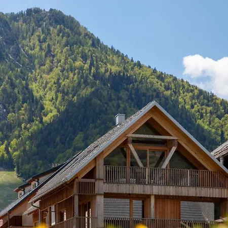 Pr Cirklu, * Kranjska Gora